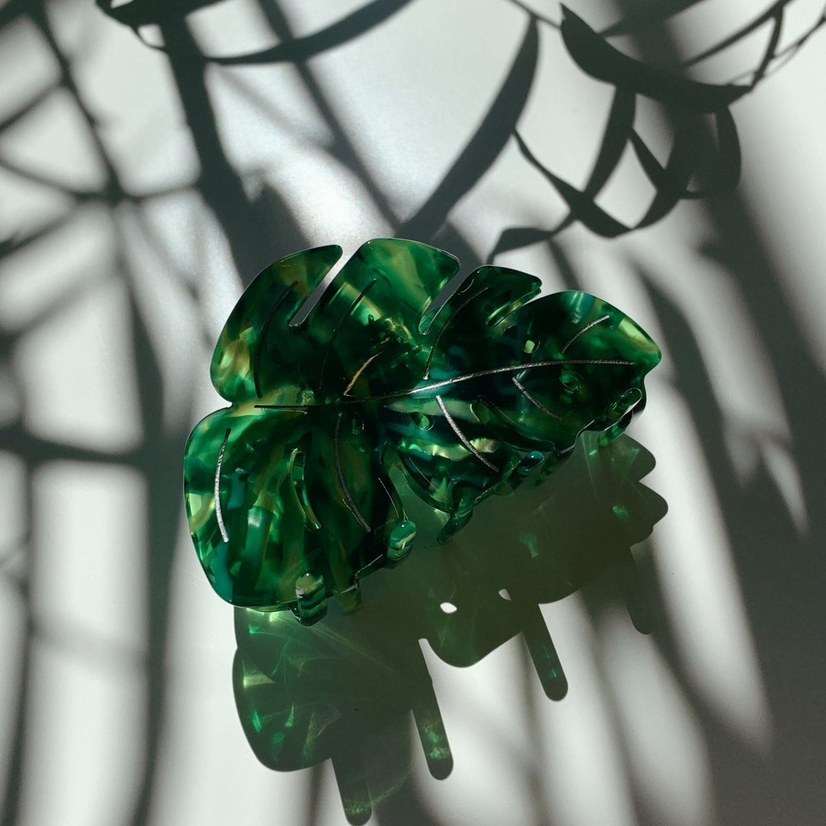 Velvet Claws Monstera Leaf Hair Claw - Poppy & Vine